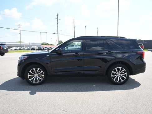 Used 2025 Ford Explorer ST-Line AWD/4WD image 5