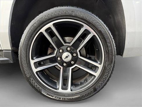 Used 2018 Chevrolet Suburban LT w/ Max Trailering Package image 9