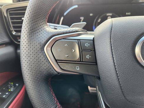 Used 2025 Lexus NX 450h+ F Sport image 28