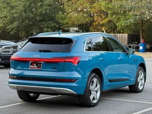 Used 2019 Audi e-tron Premium Plus image 4