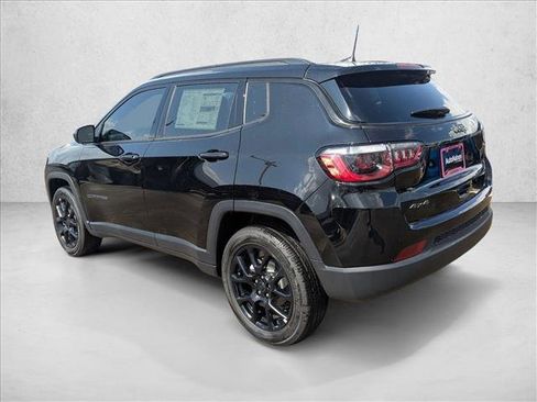 New 2026 Jeep Compass Latitude image 9