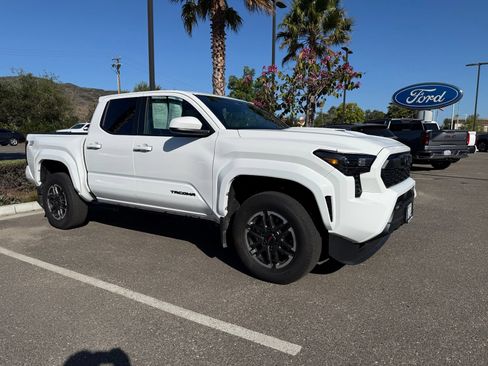 Used 2025 Toyota Tacoma TRD Sport AWD/4WD image 1