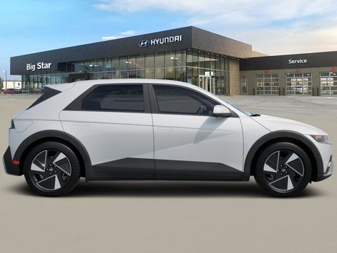 New 2026 Hyundai Ioniq 5 SE image 5