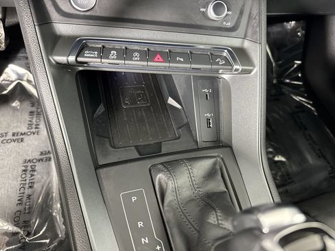 Used 2020 Audi Q3 2.0T Premium Plus AWD/4WD image 16