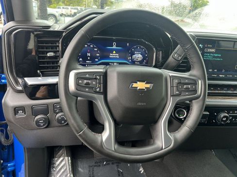 Used 2025 Chevrolet Silverado 1500 LT w/ Safety Package image 11