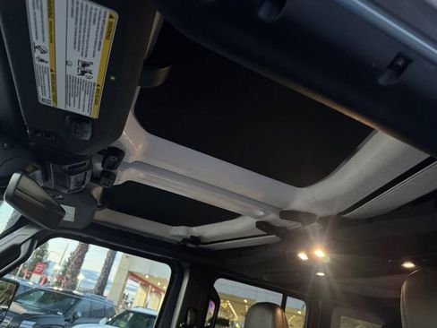 Used 2024 Jeep Wrangler Unlimited Rubicon 4xe image 15