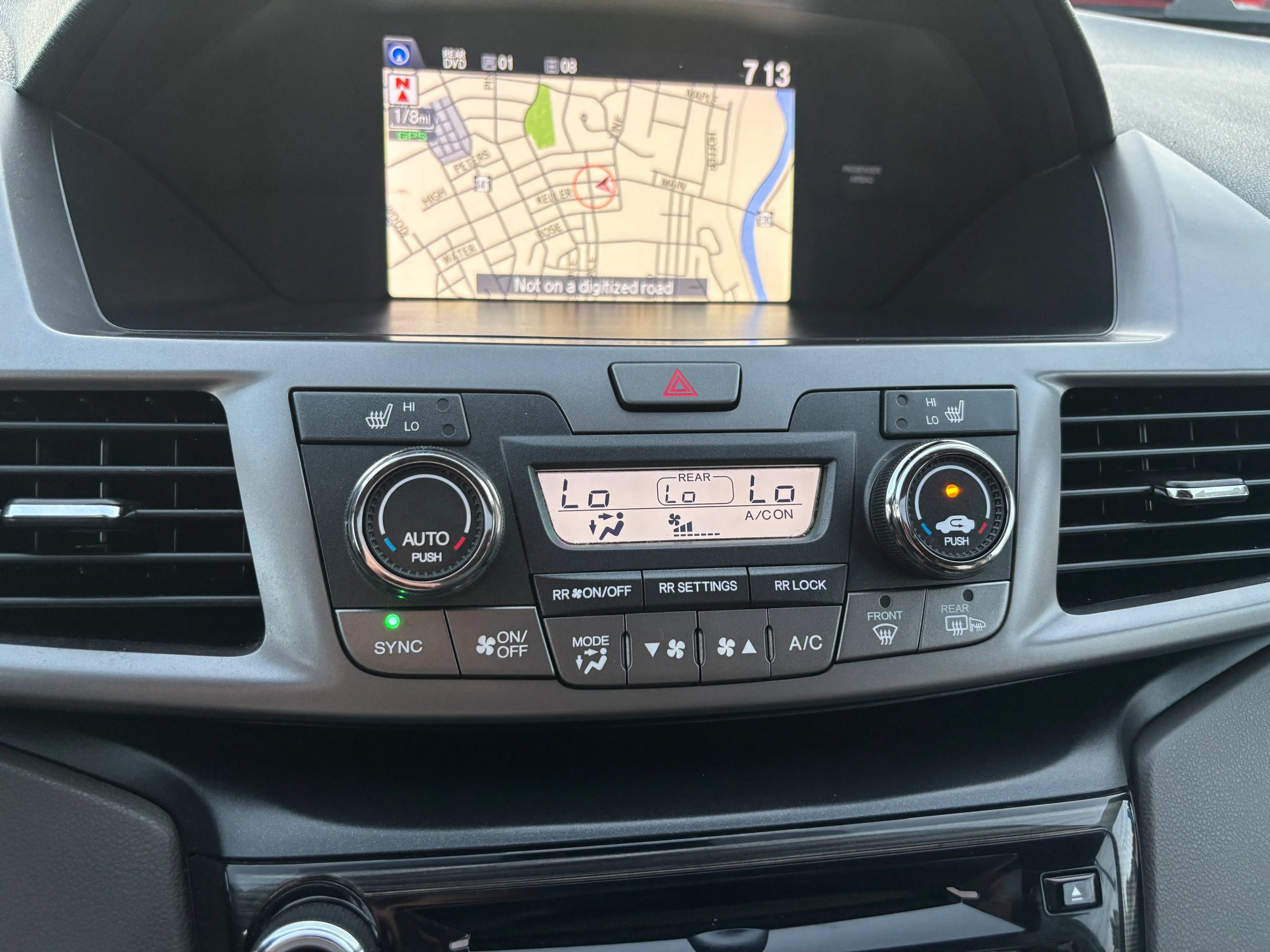 Used 2015 Honda Odyssey Touring image 25
