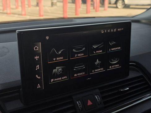 Used 2021 Audi Q5 Premium w/ Convenience Package image 20