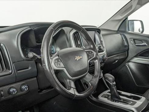 Used 2022 Chevrolet Colorado LT w/ Fleet Safety Package AWD/4WD image 18