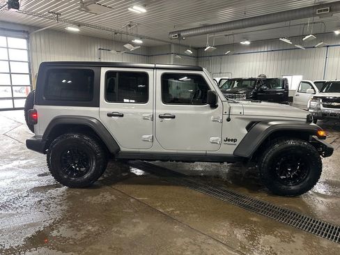 Used 2022 Jeep Wrangler Unlimited Sport image 35