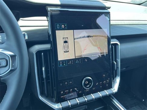 New 2025 GMC Acadia Elevation image 19