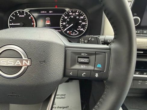 Certified 2025 Nissan Rogue SV image 18