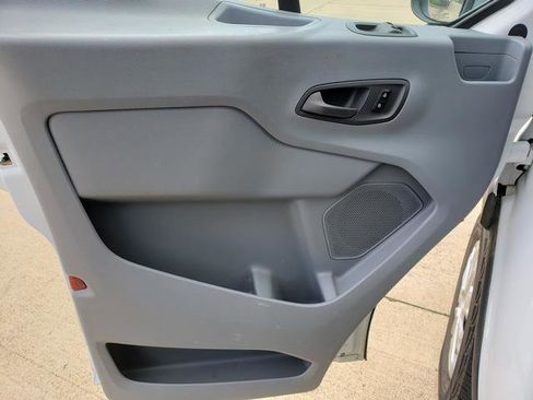 Used 2015 Ford Transit 350 XLT image 11