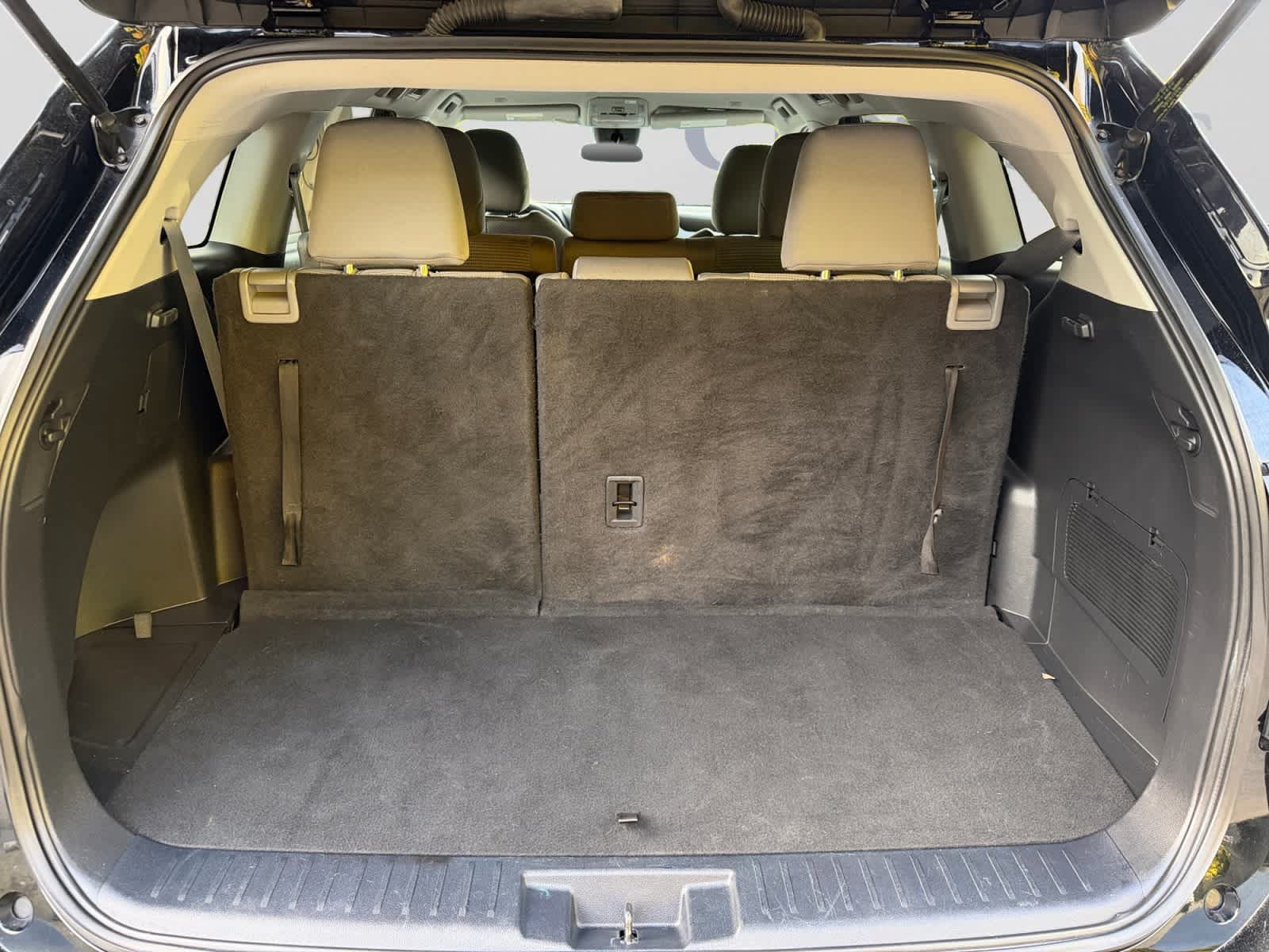 Used 2023 Toyota Highlander L AWD/4WD image 18