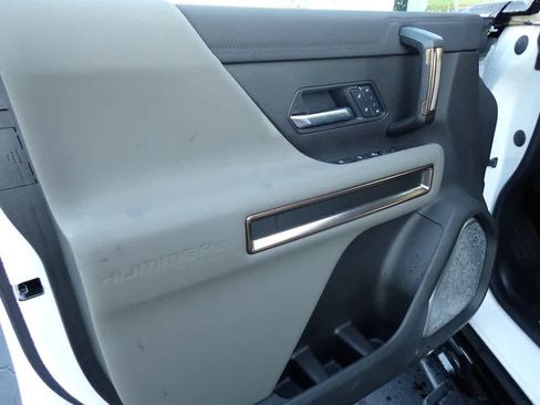 Used 2025 GMC Hummer EV 2X w/ Extreme Off-Road Package image 19