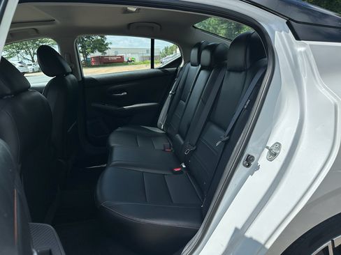 Used 2025 Nissan Sentra SR w/ SR Premium Package FWD image 9