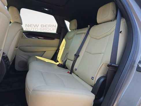 Used 2019 Cadillac XT5 Premium Luxury FWD image 13