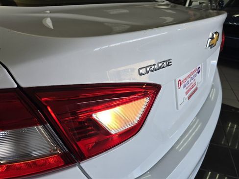 Used 2018 Chevrolet Cruze LT image 27