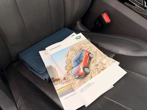 Used 2017 Land Rover Discovery HSE image 24