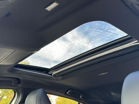 New 2026 MAZDA MAZDA3 Hatchback w/Premium Plus Pkg image 21