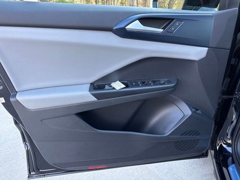 Used 2022 Volkswagen Taos SE image 14