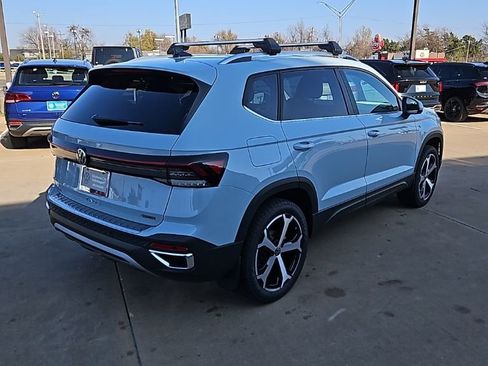 New 2026 Volkswagen Taos SEL image 5