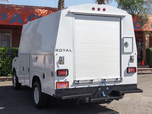 Used 2024 Ford E-350 and Econoline 350 Super Duty w/ Power Windows & Locks Group RWD image 6