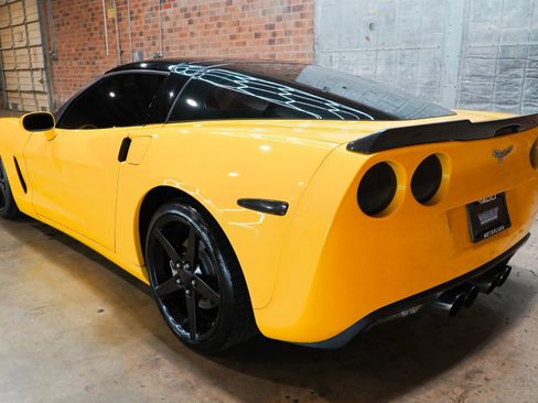 Used 2011 Chevrolet Corvette Coupe w/ Preferred Equipment Group RWD image 20
