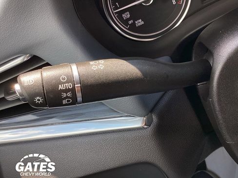 Used 2023 Buick Enclave Essence FWD image 25