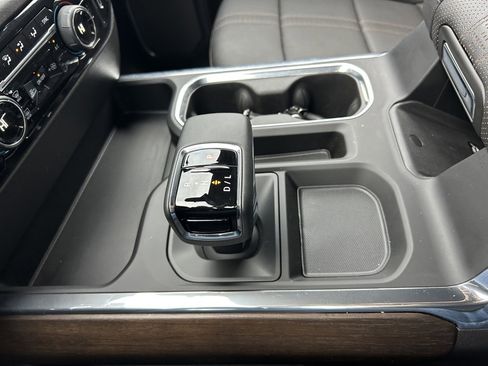 Used 2024 Chevrolet Silverado 1500 High Country image 35