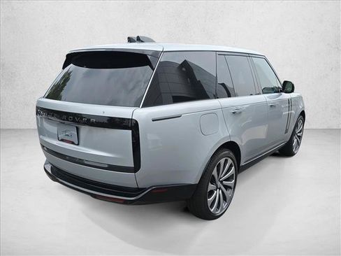 New 2025 Land Rover Range Rover SE image 5