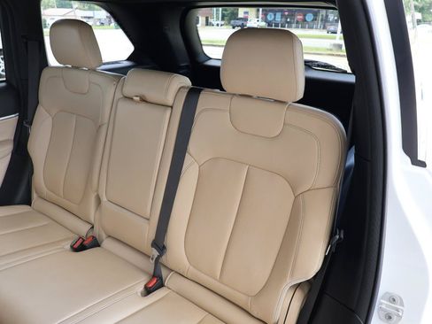 Used 2023 Jeep Grand Cherokee Limited AWD/4WD image 22