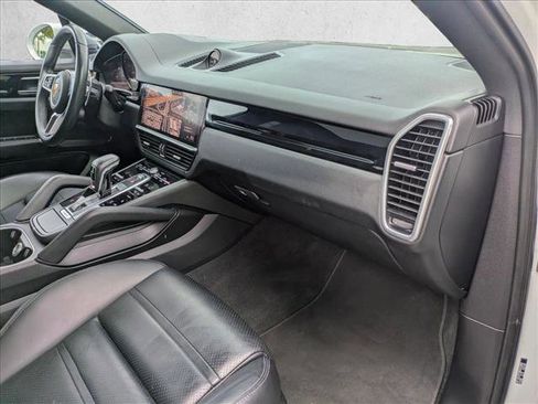 Used 2021 Porsche Cayenne Coupe AWD/4WD image 21