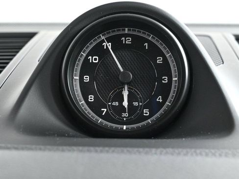 Certified 2026 Porsche Macan image 17