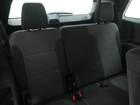 Used 2019 Chevrolet Traverse LT image 16