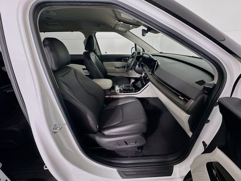 Used 2024 Kia Carnival SX FWD image 33