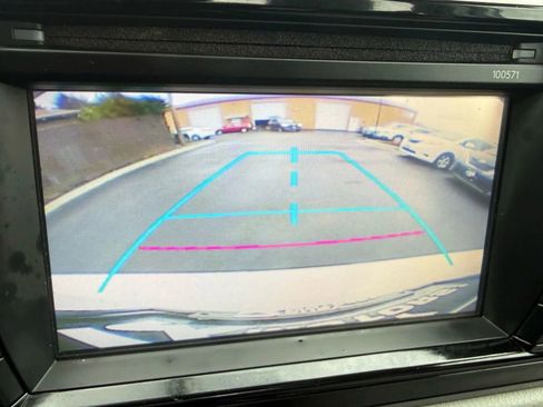 Used 2016 Toyota Corolla LE image 16