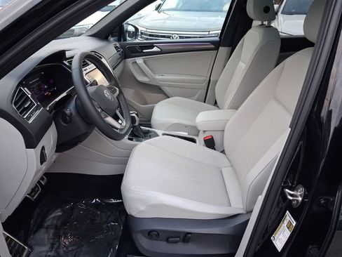 Used 2023 Volkswagen Tiguan SE R-Line FWD image 14