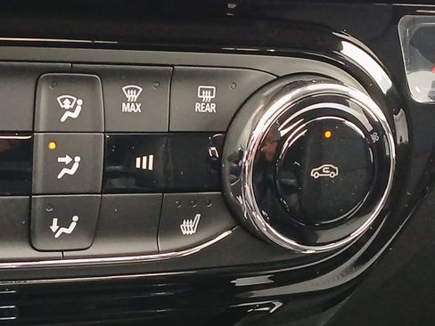 New 2026 Chevrolet Trax LT w/ Driver Confidence Package image 15