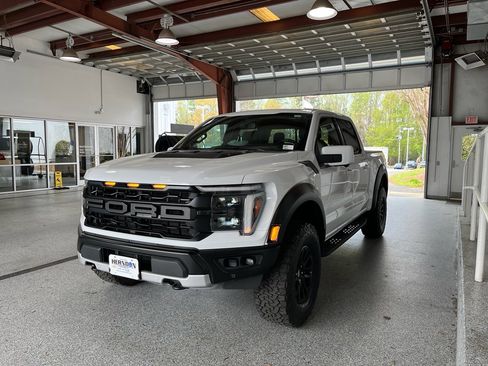 Used 2025 Ford F150 Raptor AWD/4WD image 4