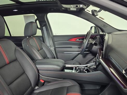 Used 2024 Chevrolet Traverse RS image 20