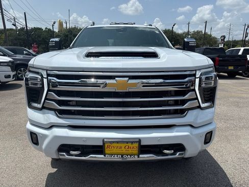 Used 2026 Chevrolet Silverado 3500 High Country w/ High Country Premium Package AWD/4WD image 2