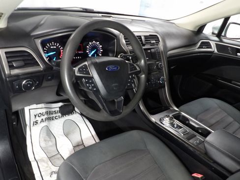 Used 2018 Ford Fusion SE image 10