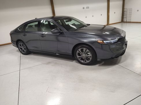 New 2026 Honda Accord EX-L image 2