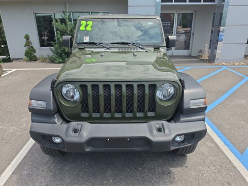 Used 2022 Jeep Wrangler Sport AWD/4WD image 9