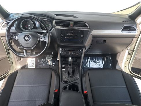 Used 2021 Volkswagen Tiguan SE R-Line image 9