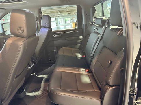 Used 2025 Chevrolet Silverado 2500 LTZ w/ LTZ Convenience Package image 13