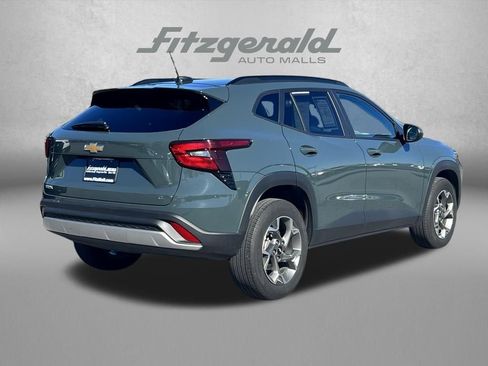Used 2025 Chevrolet Trax LT image 7