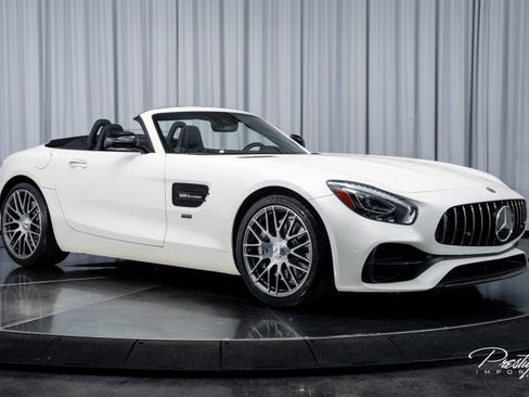 Used 2018 Mercedes-Benz AMG GT Roadster image 30