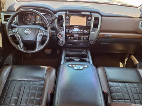 Used 2019 Nissan Titan Platinum Reserve image 17
